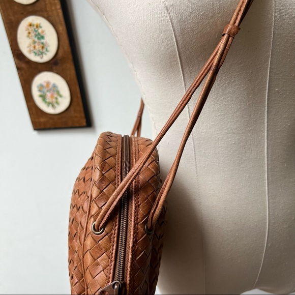 Italian Woven Leather Crossbody Bag - Picture 4 of 9